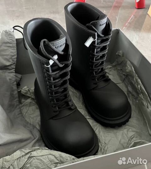 Balenciaga Steroid Boots на руках