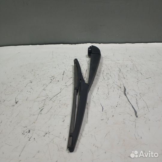 Дворник крышки багажника Toyota RAV4 XA30