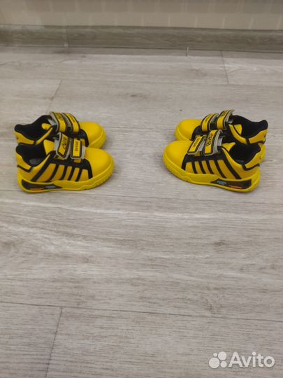 Кроссовки детские 25 и 26 размеры