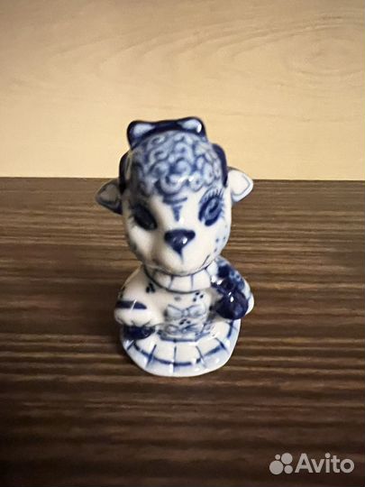 Гжель. Новое. Ассорти на фото