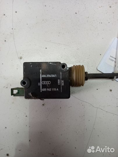 Audi A6 (C5) ll активатор замка багажника