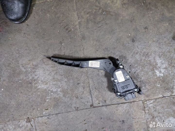 Педаль газа Geely Emgrand Ec7