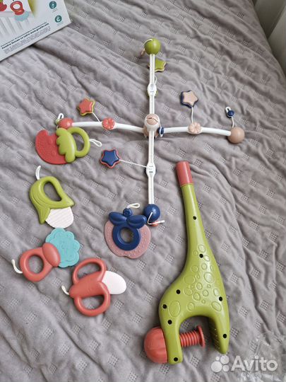 Мобиль на кроватку с игрушками и ночником