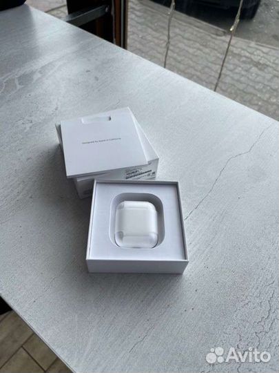 AirPods 2 оригинал как новые