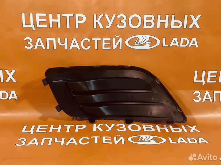 Заглушка противотуманной фары левая largus