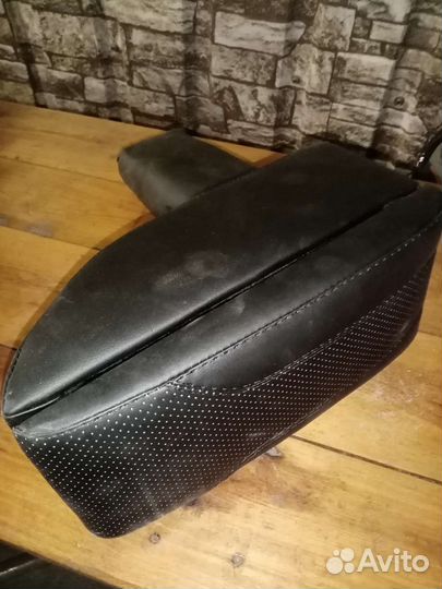 Подлокотник