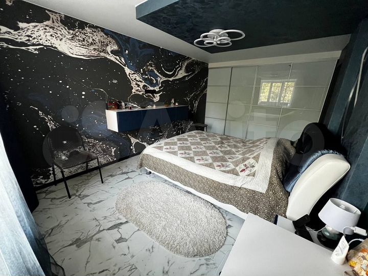 3-к. квартира, 115 м², 3/10 эт.