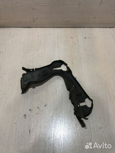 Кронштейн фары правый skoda Octavia A5