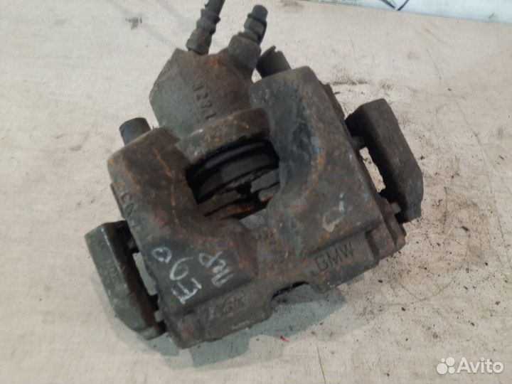 Суппорт тормозной передний правый Bmw 320 E90