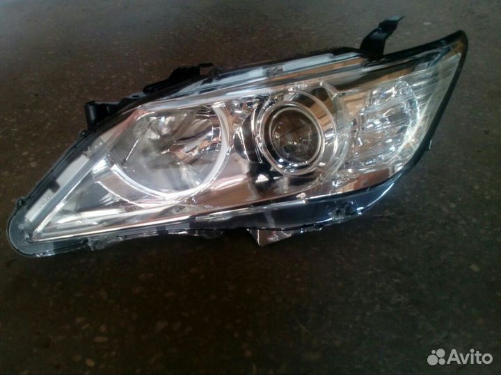 Фара левая Тойота Камри 11-14 г. в
