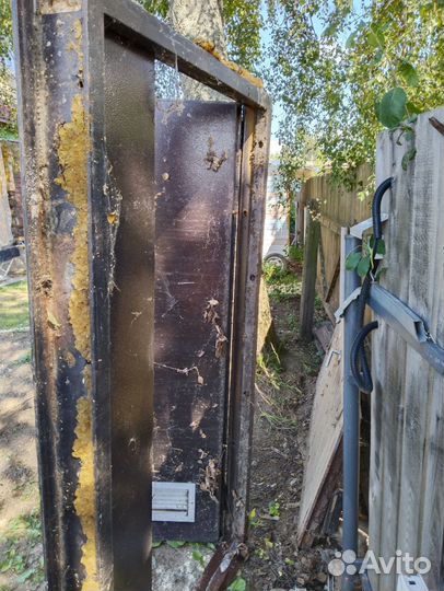 Металлическая дверь бу