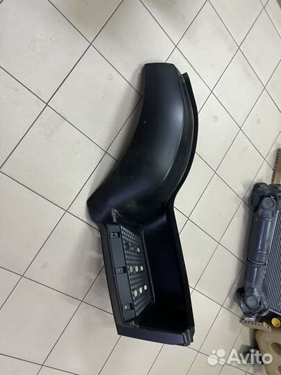 Крыло подножки правое Ивеко