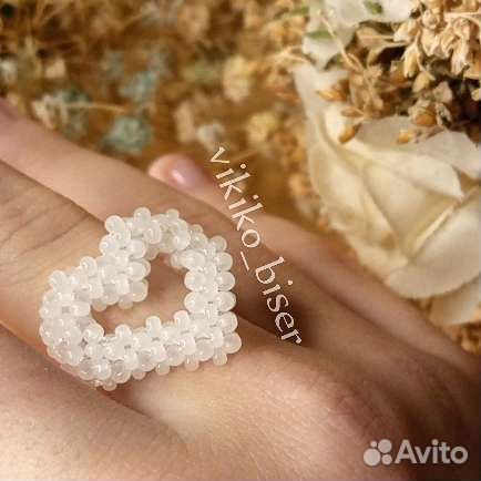 Кольцо из бисера с сердечком