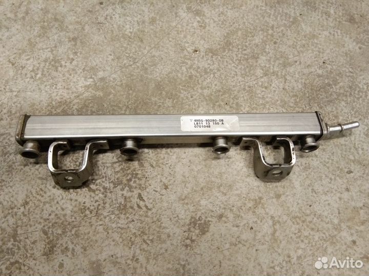 Топливная рампа Форд Фокус 1.8