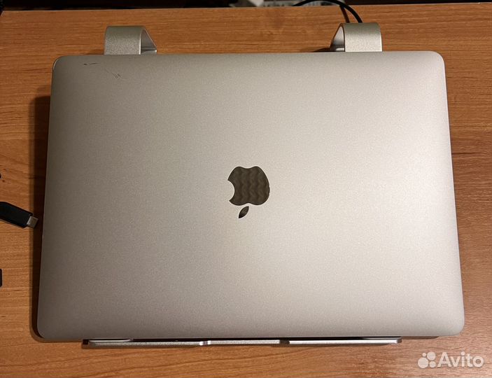 MacBook Pro 13 (2019), 256 гб, Core i5, 2.4 ггц, R