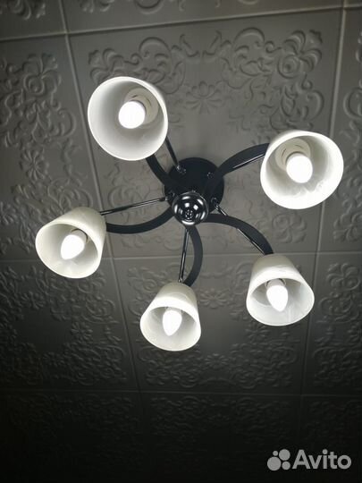 Люстра пятирожковая