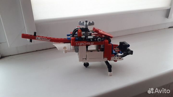 Вертолет спасательный Lego Technic 42092