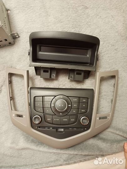 Штатная магнитола на chevrolet cruze