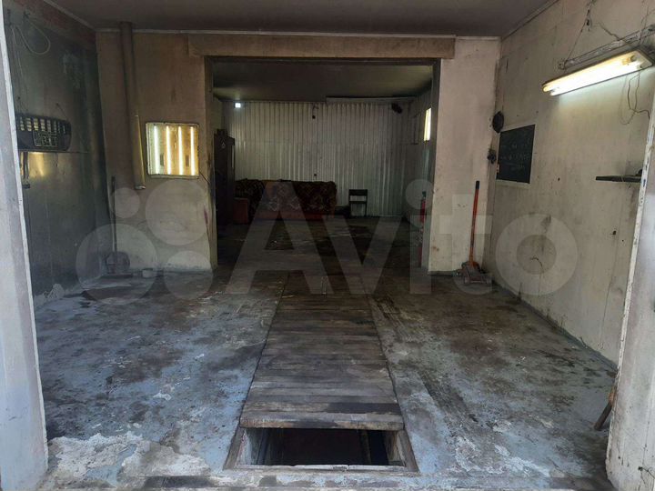 Гараж, > 30 м²