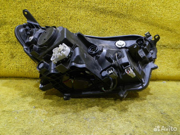 Фара левая Toyota RAV4