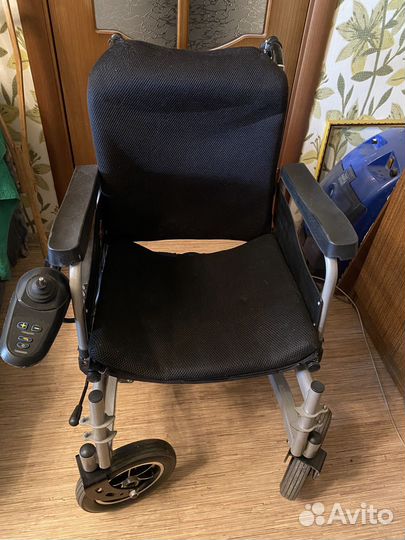 Инвалидное кресло с электроприводом