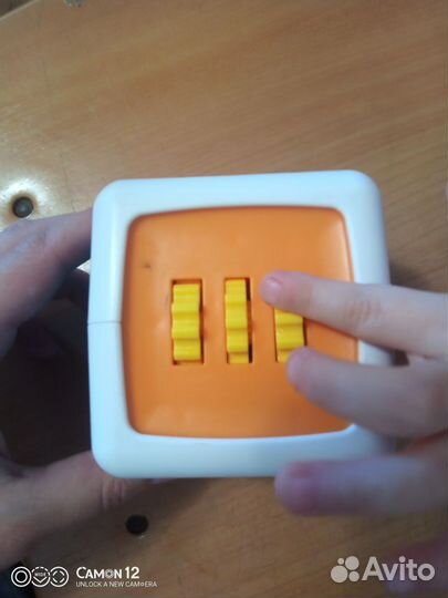 Развивающий кубик для малышей