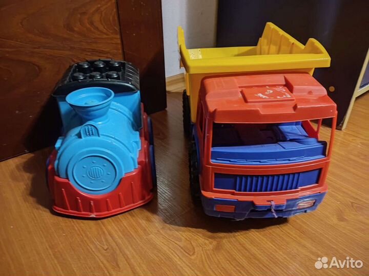 Грузовик и Mega bloks Паровоз