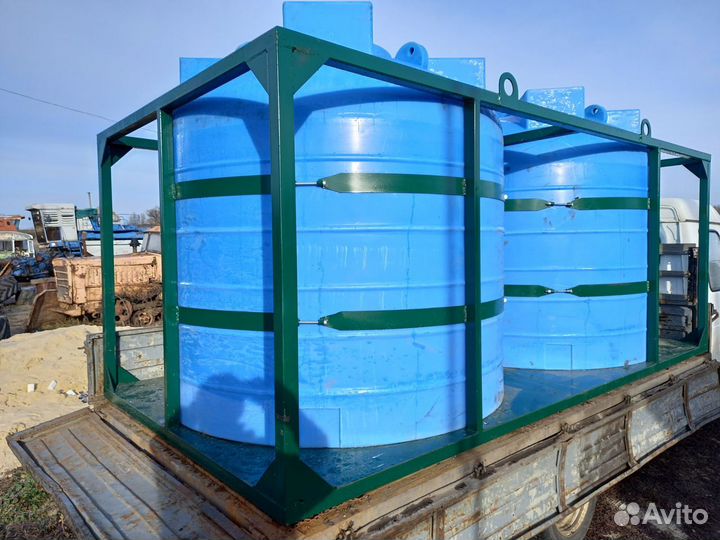 Емкость для воды пластиковая. Кас