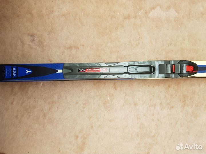 Лыжи Atomic, ботинки Salomon, палки Fischer, чехол