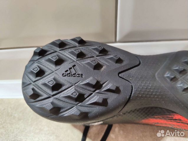 Футбольные бутсы (сороконожки) Adidas Predator