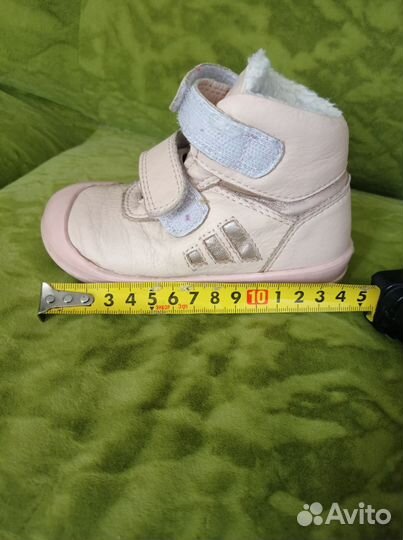 Кросовки на девочку 22-23