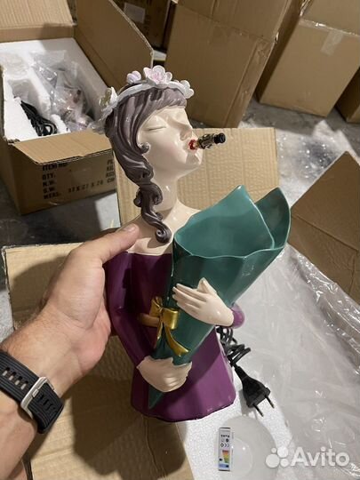 Настольная лампа