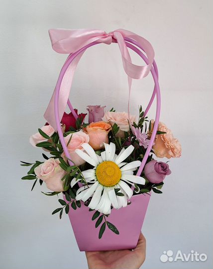 Цветочная композиция в шляпной коробке