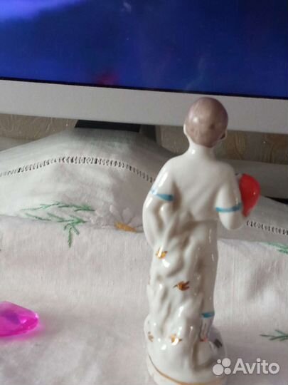 Коллекционерам Фарфор «Юный динамовец