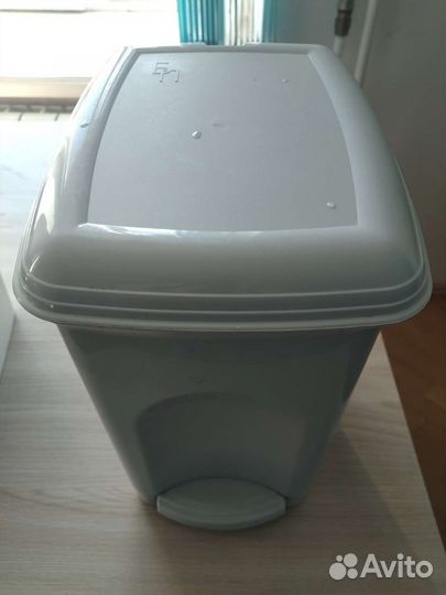 Мусорное ведро с педалью, 7л