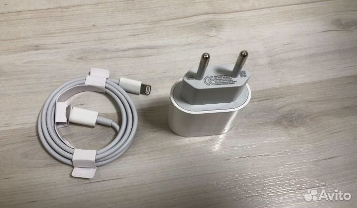 Зарядное устройство для iPhone iPad 20 Вт