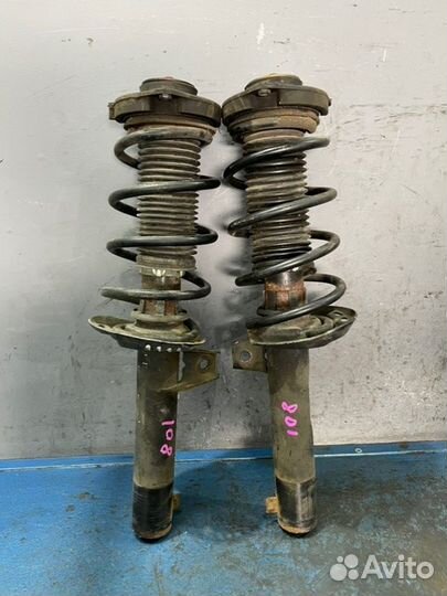 Стойки комплект передние Volkswagen Golf 6