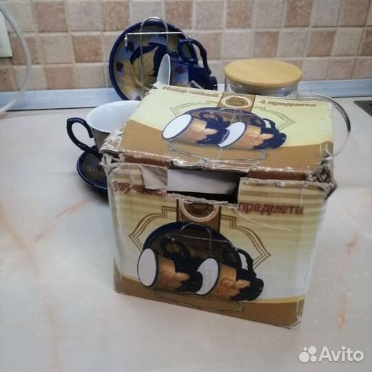 Чашки чайные на подставке новые