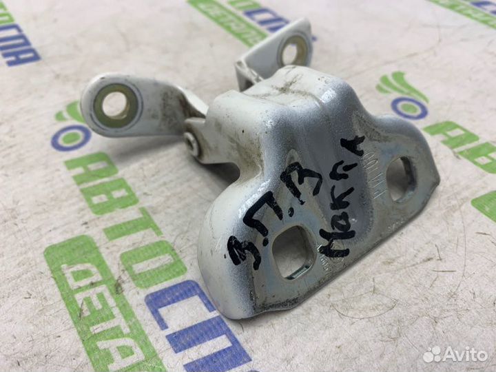 Петля двери задняя правая Opel Mokka кроссовер