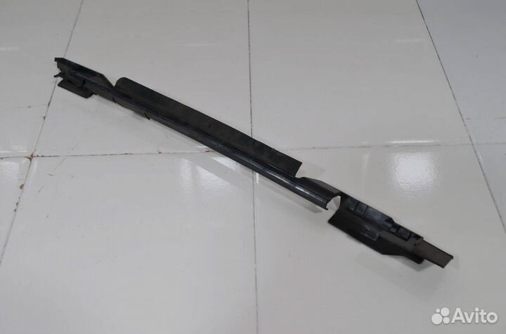 Уплотнитель радиатора левый Volkswagen Tiguan 2