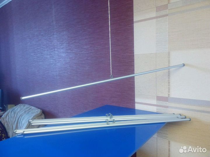 Подвес плаката. Ограничитель края банера