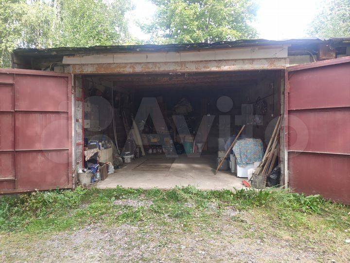 Гараж, > 30 м²