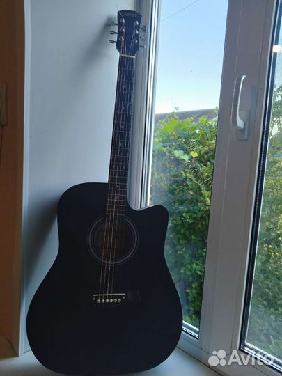 Акустическая гитара