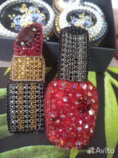 Брошь из бисера