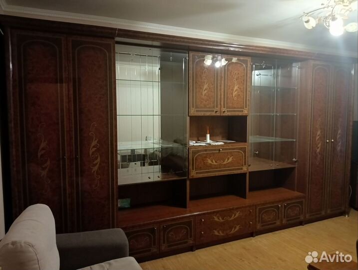 Стенка в гостинную