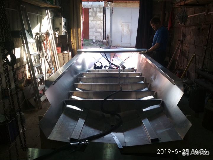 Мотолодка, алюминиевая (амг) лодка