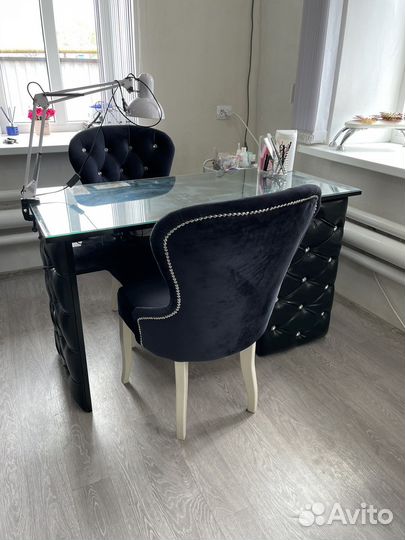 Маникюрный столик