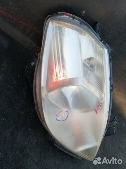 Фара правая Nissan Tiida C11