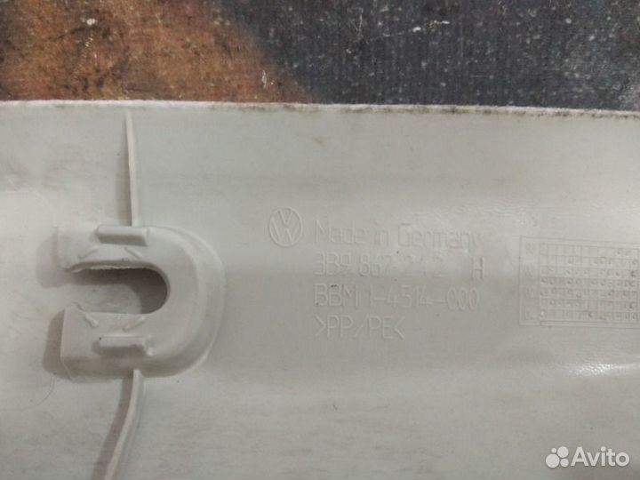 Обшивка салона правая Volkswagen Passat Variant B5