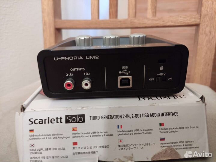 Внешний аудиоинтерфейс Behringer UM2